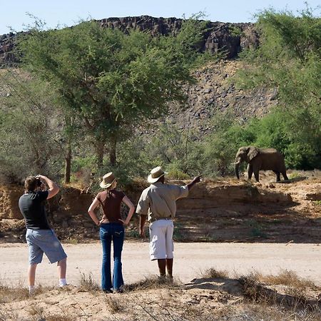 Twyfelfontein Wilderness Safaris Damaraland Campヴィラ エクステリア 写真