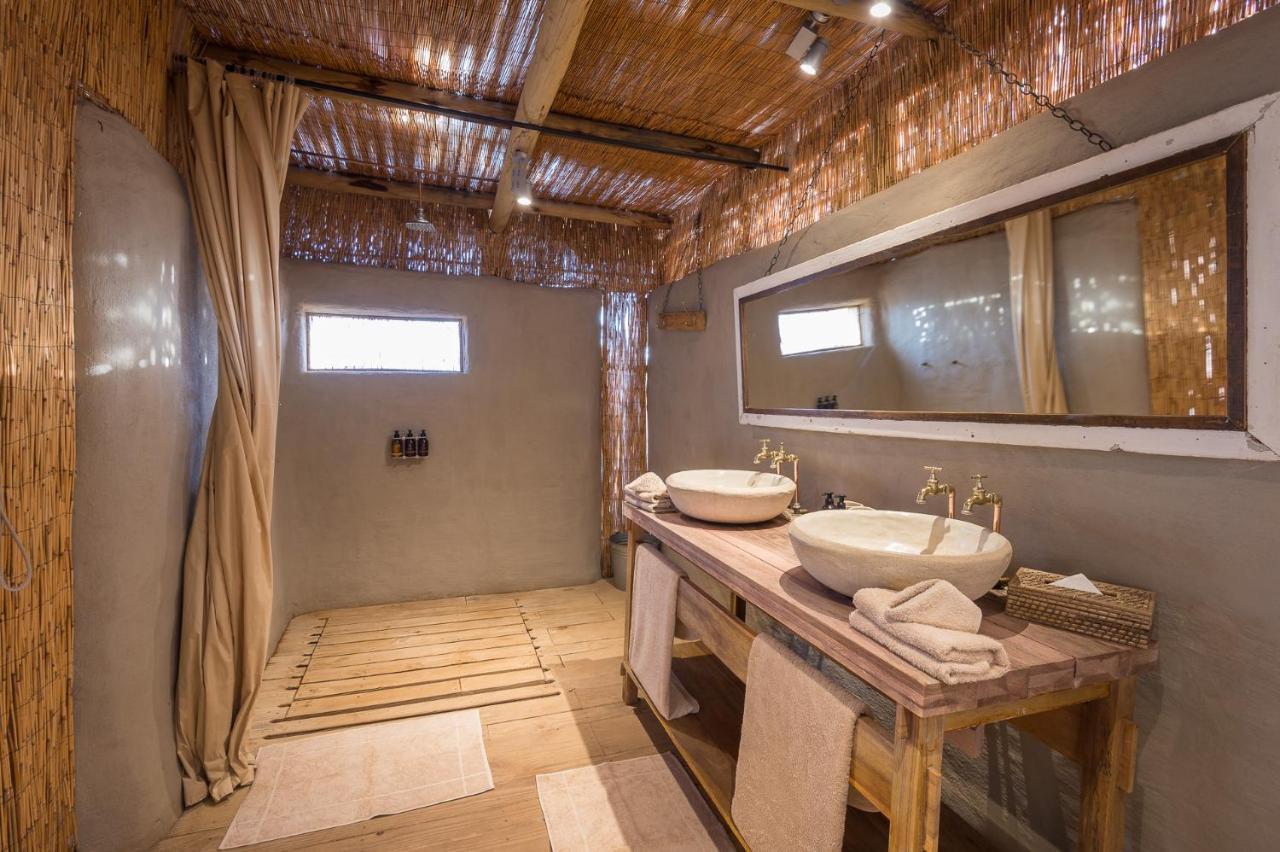 Twyfelfontein Wilderness Safaris Damaraland Campヴィラ エクステリア 写真