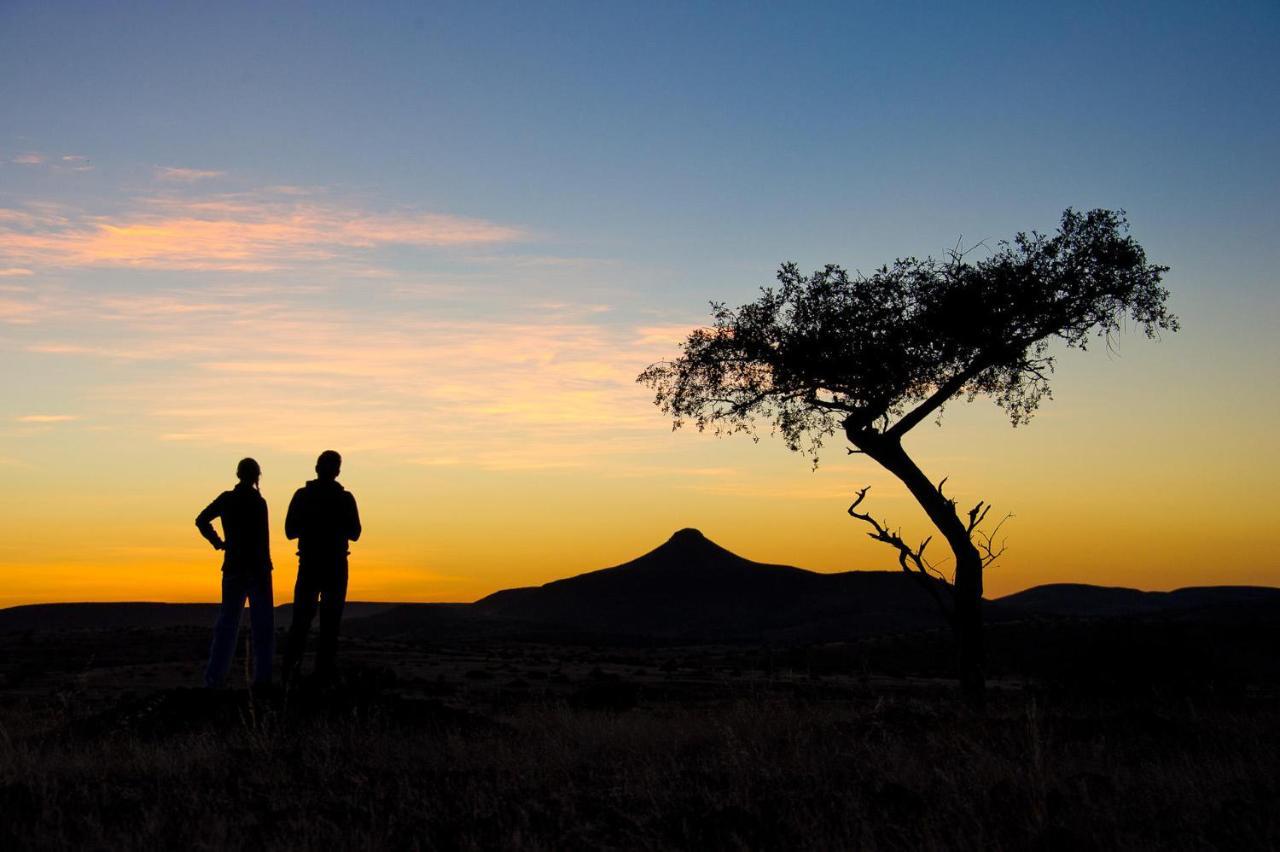 Twyfelfontein Wilderness Safaris Damaraland Campヴィラ エクステリア 写真
